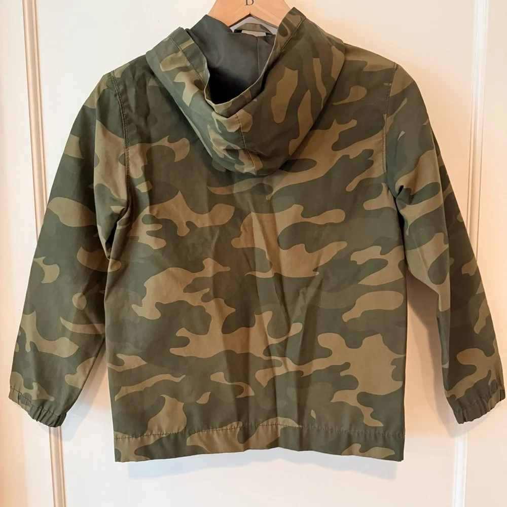 Old Navy Green Camouflage Jacket - Size Medium (8)